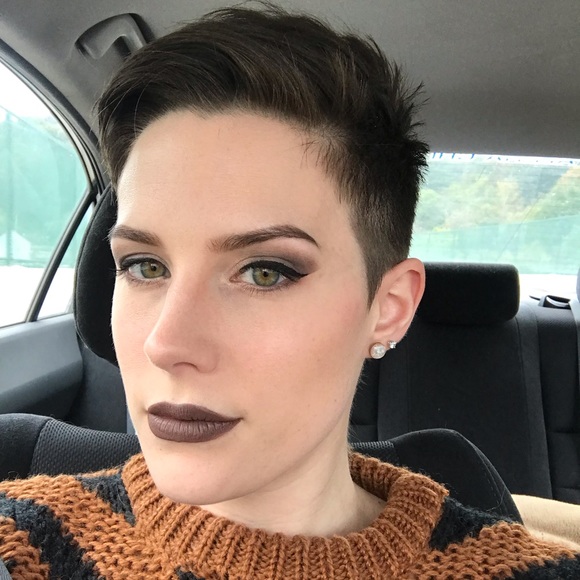 Meet Your Posher - Picture 4 of 5